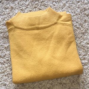 Mustard color sweater sz M